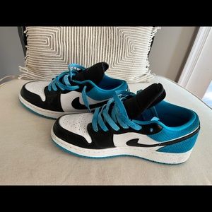 Nike Air Jordan’s size 6 Boys